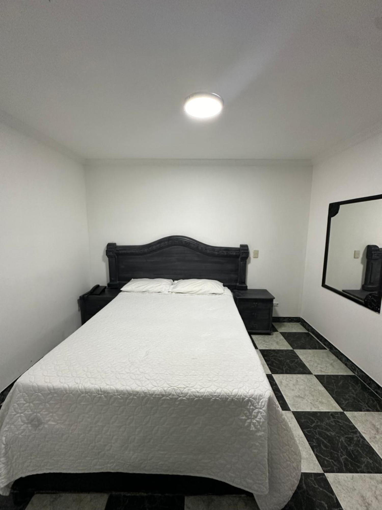 Hotel Nuevo Horizonte E.M.J Bogotá Zewnętrze zdjęcie